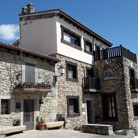 Via Caparra Superior Guest House Oliva de Plasencia Bagian luar foto