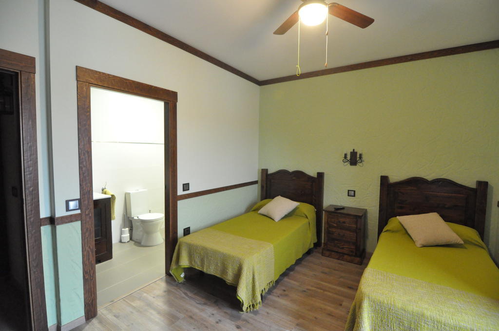 Via Caparra Superior Guest House Oliva de Plasencia Ruang foto