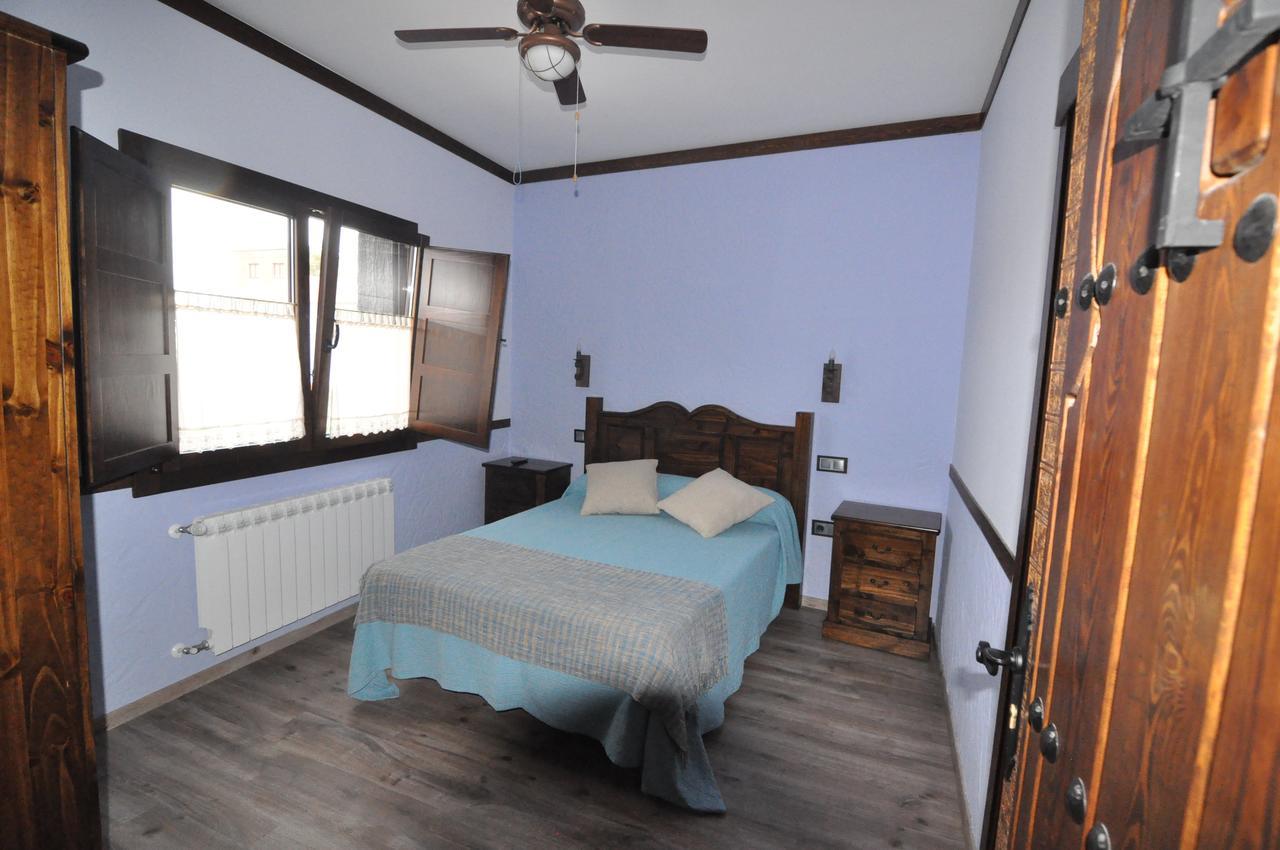 Via Caparra Superior Guest House Oliva de Plasencia Bagian luar foto