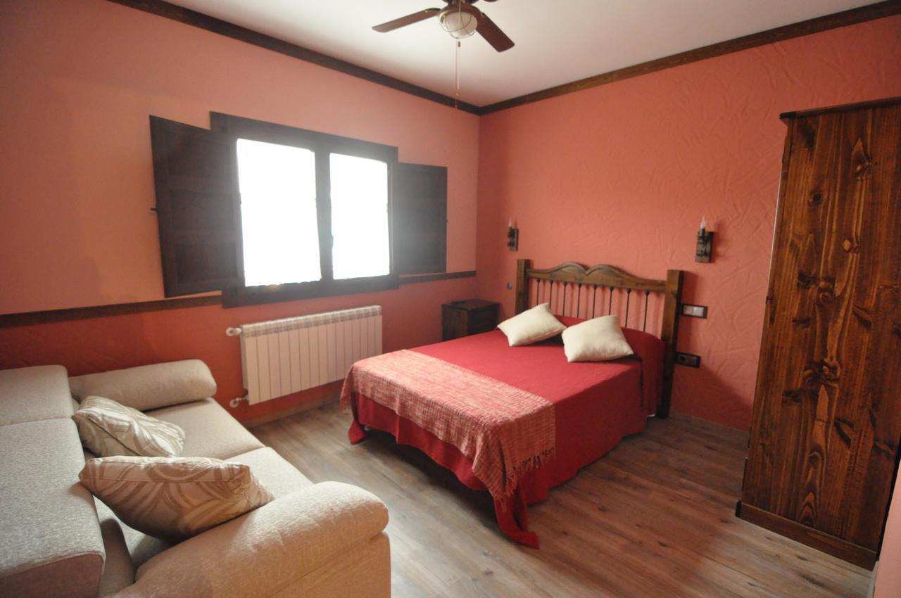 Via Caparra Superior Guest House Oliva de Plasencia Bagian luar foto