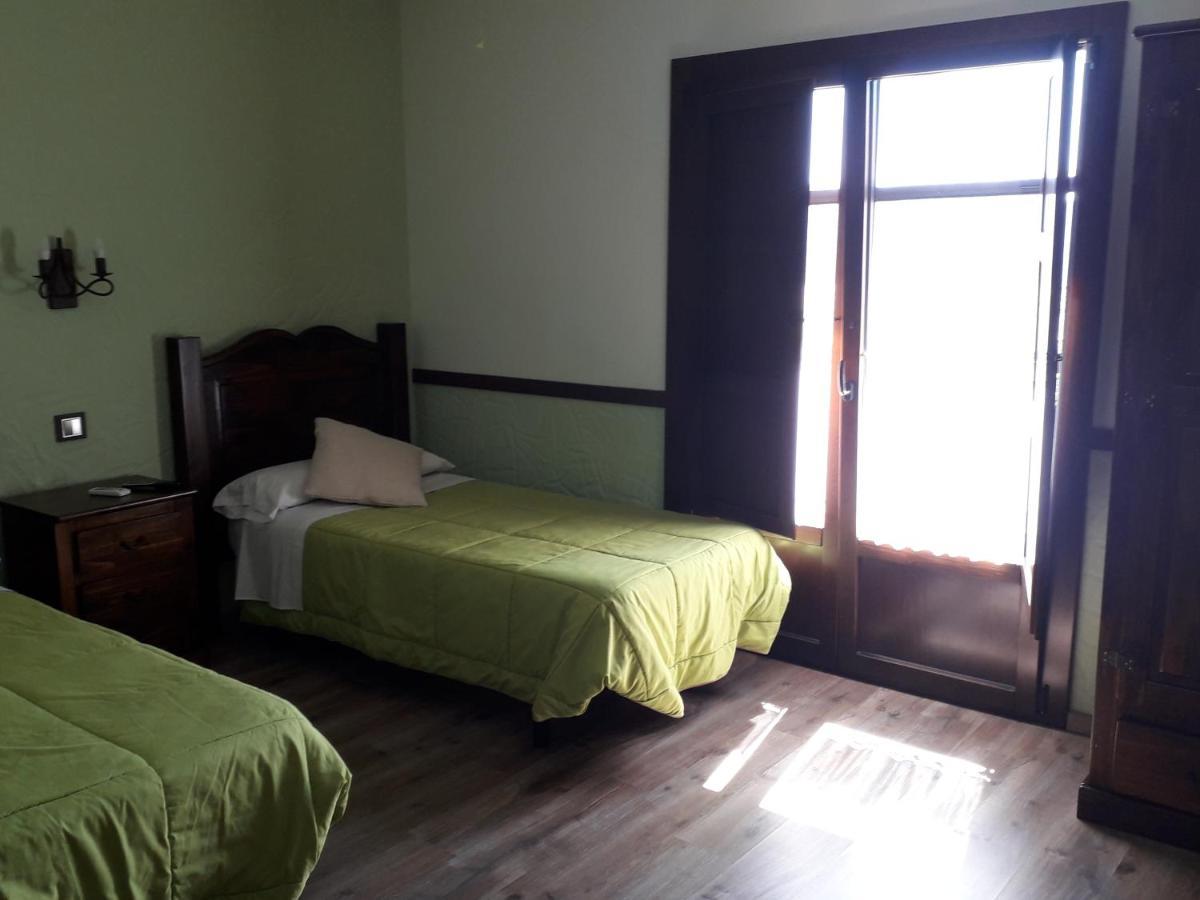 Via Caparra Superior Guest House Oliva de Plasencia Bagian luar foto