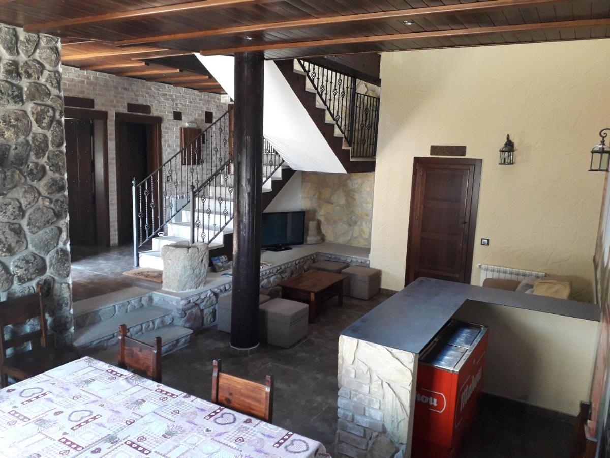 Via Caparra Superior Guest House Oliva de Plasencia Bagian luar foto